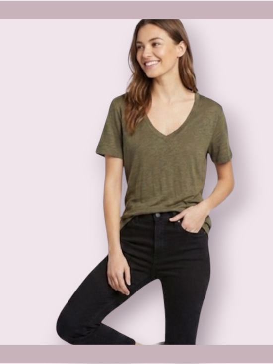Splendid Tops - Splendid Green V-Neck Relaxed Short Sleeve Tee